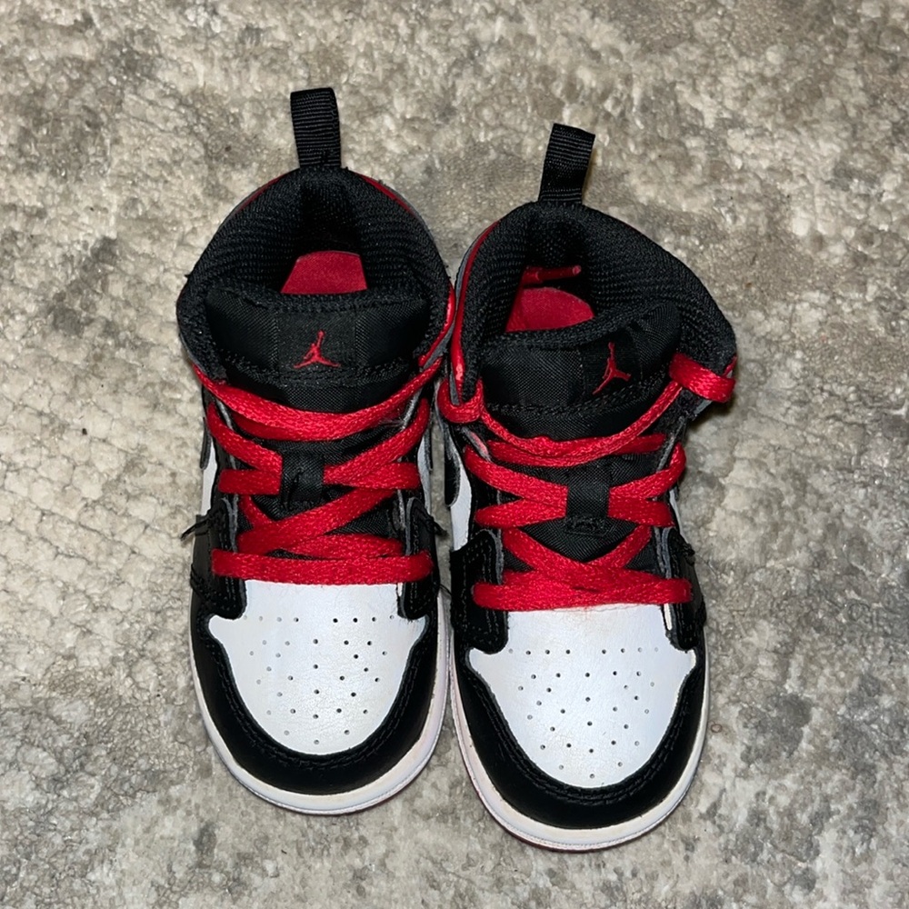 Jordan 1 Mid